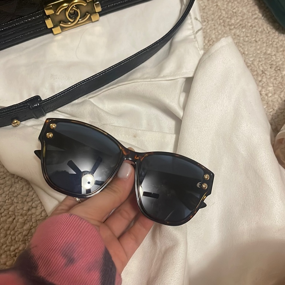 Dior sunglasses!!Wear few times only!!very new!
